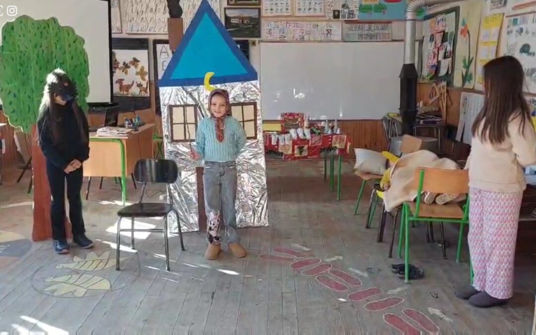 Завршетак првог полугодишта уз представу и новогодишње игре